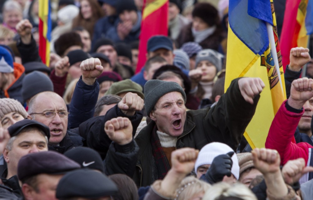 LIVE // Acțiunea de protest în fața Parlamentului Republicii Moldova „Apărăm votul și voința poporului”